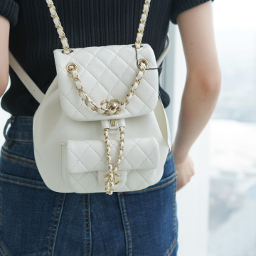 최고퀄 팬더샵 샤넬 원 포켓 듀마 백팩 스몰 화이트